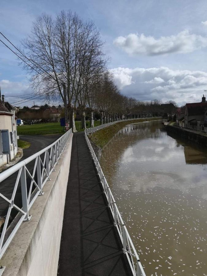 Le Loft Montargis Gien Maison De Ville Sainte-Genevieve-des-Bois Luaran gambar